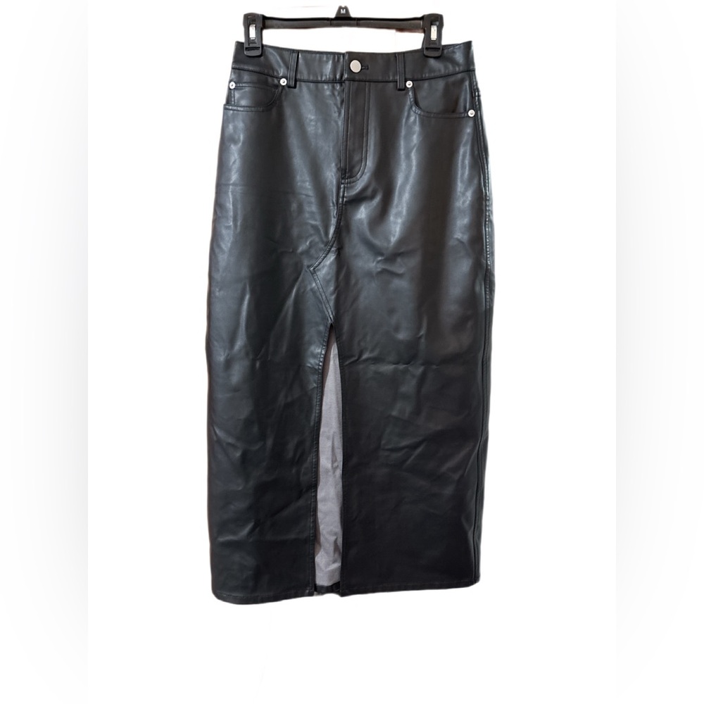 Third Form Vagabond PU Jean Skirt in sleek black Size 4 🔥
